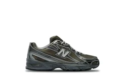 New Balance 740 Black Metallic